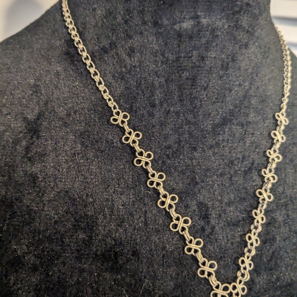 Hand Made Necklace with Yellow Stone - Picture 3 of 3